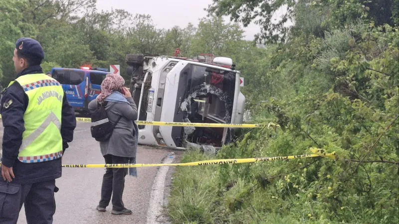 Sinop'ta Feci Kaza! Öğrenci Otobüsü ve Otomobil Çarpıştı: 18 Yaralı