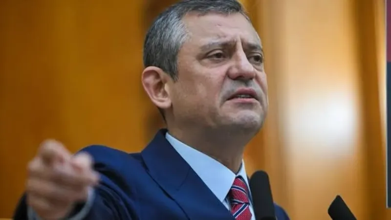 Özgür Özel Şüpheli Mi? CHP Kurultayında Neler Oluyor!