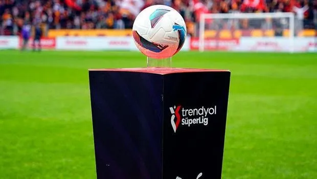 Süper Lig'e Kim Çıkacak? İşte Yükselen 2. Takım ve Play-Off Heyecanı!