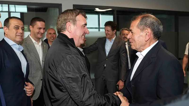 Galatasaray'ın UEFA Zaferi: Efsaneler 25 Yıl Sonra Bir Arada!