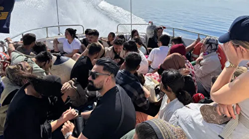Yelkenli tekne durduruldu: Bodrum açıklarında 95 düzensiz göçmen yakalandı