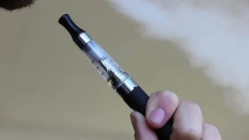 Yeşilay'dan Şok Uyarı: Elektronik Sigara Masum Mu? Gerçek Ortaya Çıktı!