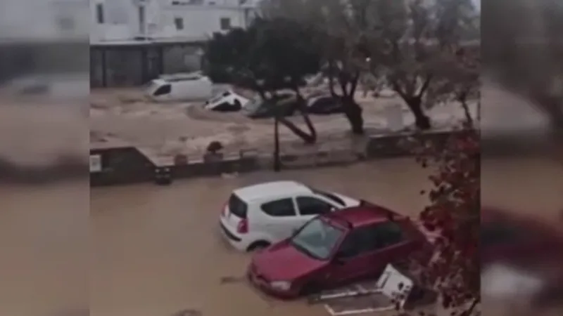 Yunanistan'ı Sular Bastı! Sel Felaketi Adaları Vurdu!