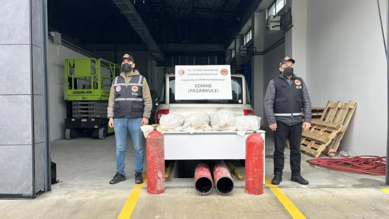 Pazarkule'de Şok Baskın! Otomobilde Esrar Mı Bulundu?