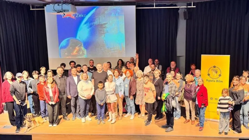 Seferihisar'da Hypatia Bilim Buluşması: Dr. Umut Yıldız katılımcıları uzayın derinliklerine götürdü