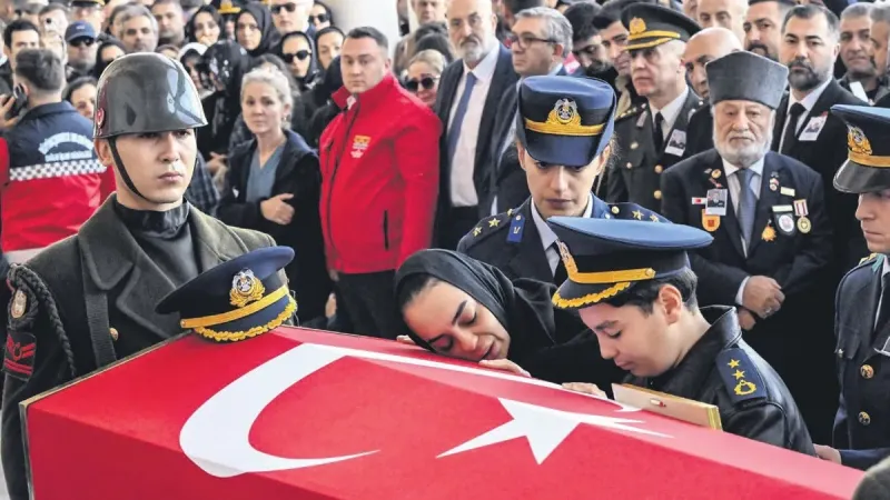 Şehit Pilot Gökhan Korkmaz son yolculuğuna uğurlandı! Büyükçekmece’de gözyaşları sel oldu