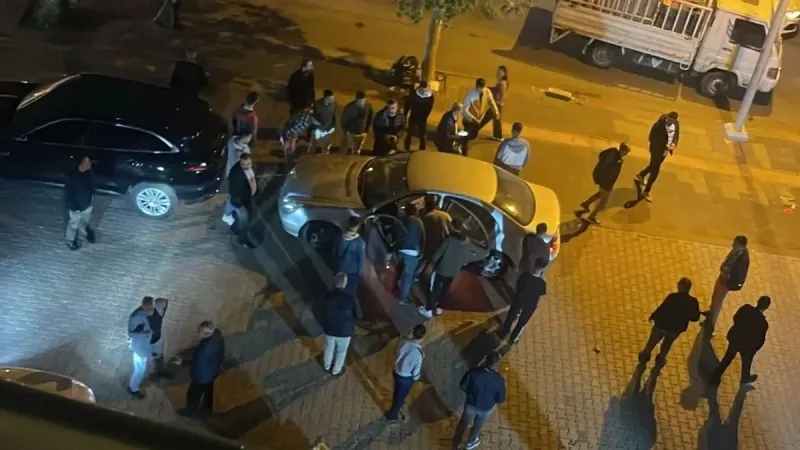 Diyarbakır'da Silahlı Saldırı! Araçta 1 Ölü, 1 Yaralı!