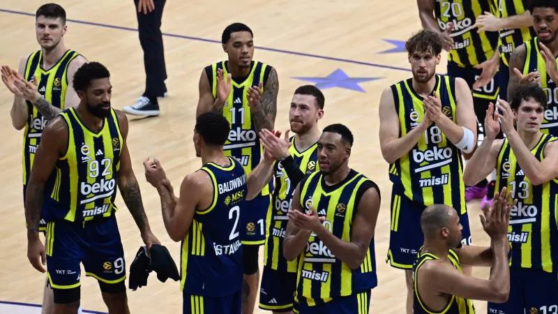 Fenerbahçe Euroleague'de Fırtına Gibi! Paris'i Ezdi Geçti