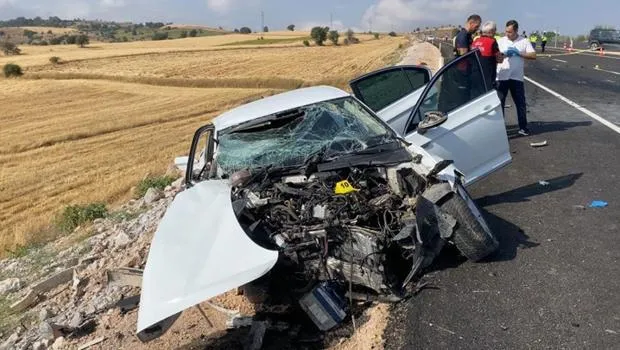 Tokat'ta Feci Kaza: 2 Ölü! Otomobiller Hurdaya Döndü