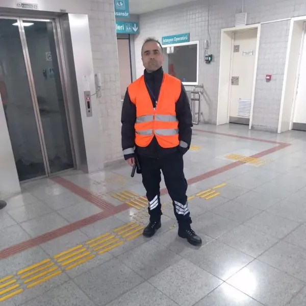 İZBAN'da Şok Ölüm! Sigara Uyarısı Cinayete Mi Dönüştü?