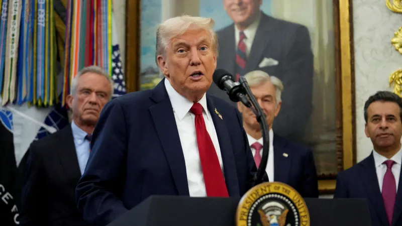 Trump, Chicago Belediye Başkanı ve Illinois Valisi'nin hapse atılmasını istedi