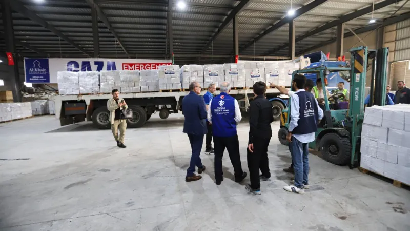 Yardım tırları Gazze yolunda: TDV, Gazze için 20 tır insani yardım gönderdi