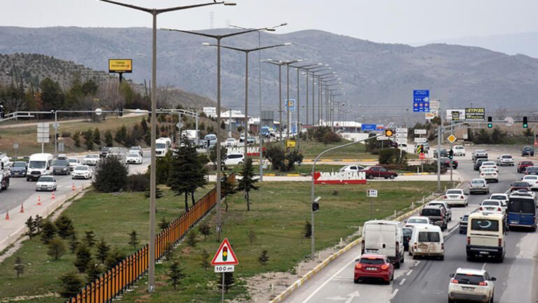 43 ilin bağlantı noktasında trafik kilitlendi Kuyruğun sonu görünmüyor